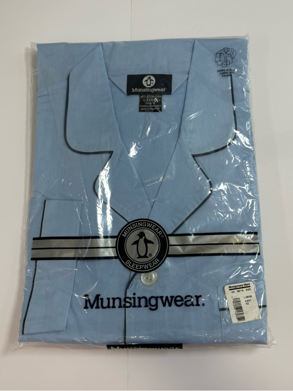 Munsingwear vintage Men’s Light Blue Piped Collar Shirt NWT size L